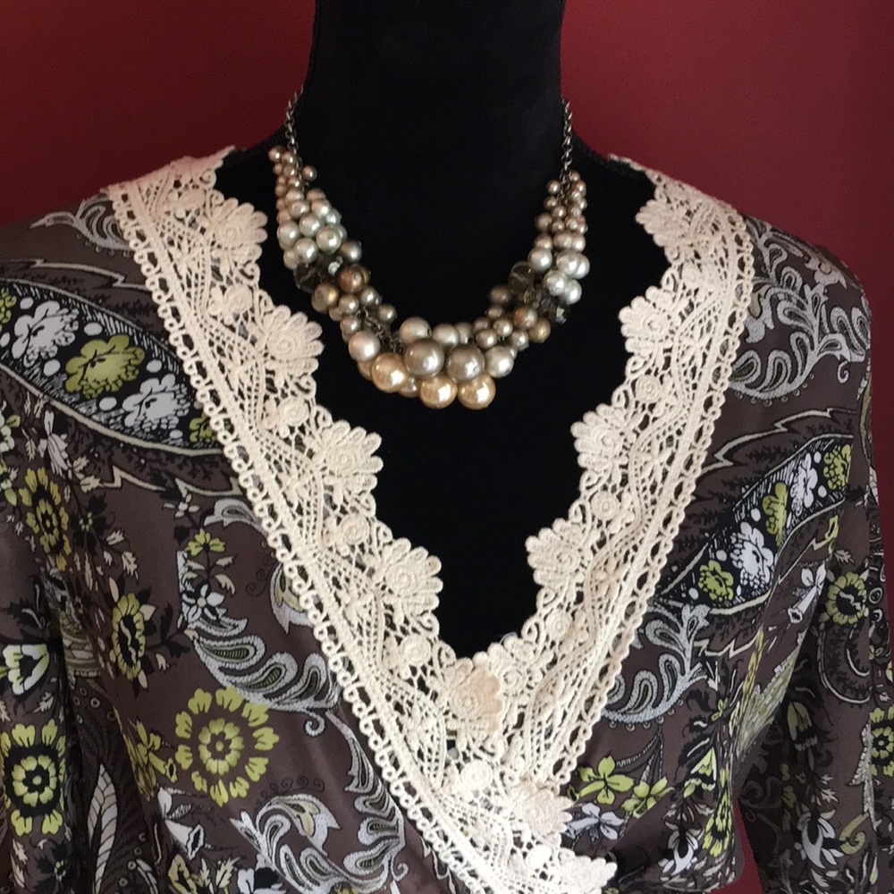 BROWN MULTI CROCHET TRIM TOP